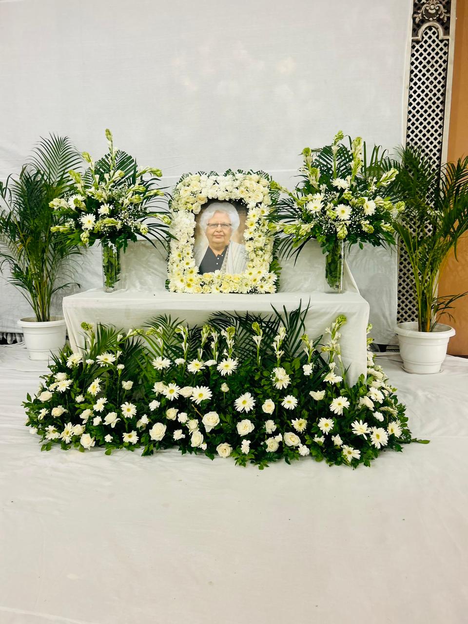 funeral altar Shraddha or Antim Sanskar white flower setup ghaziabad noida in Ghaziabad Noida Greater Noida