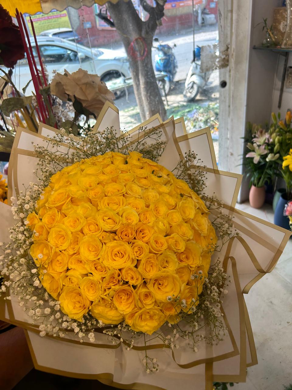 50 White Roses Big Bouquet