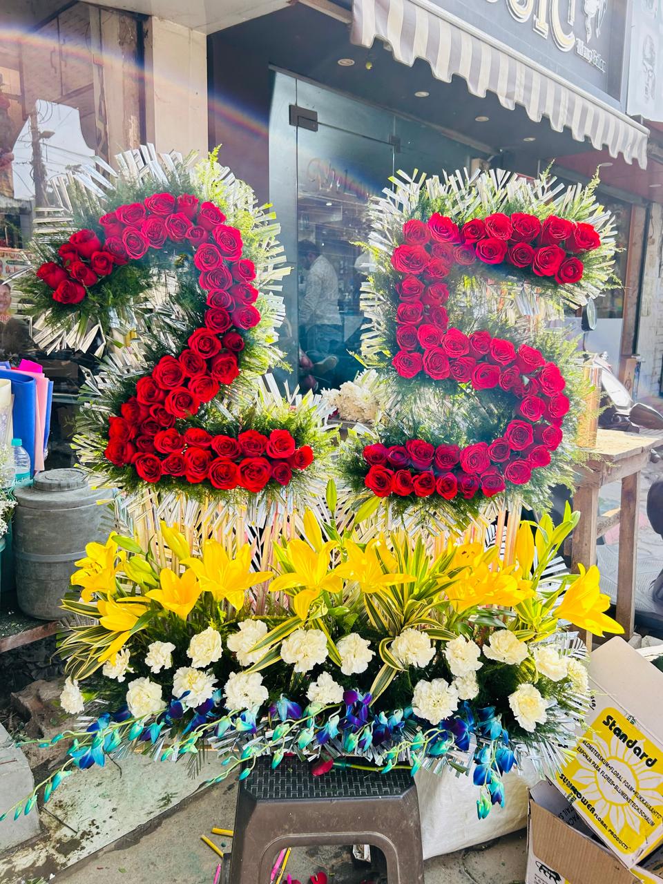 25th Anniversary Flower Bouquet Delivery Gaur City